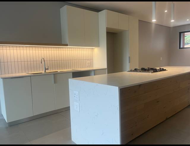 4 BEDROOM APARTMENT FOR SALE IN ZIMBALI ESTATE
